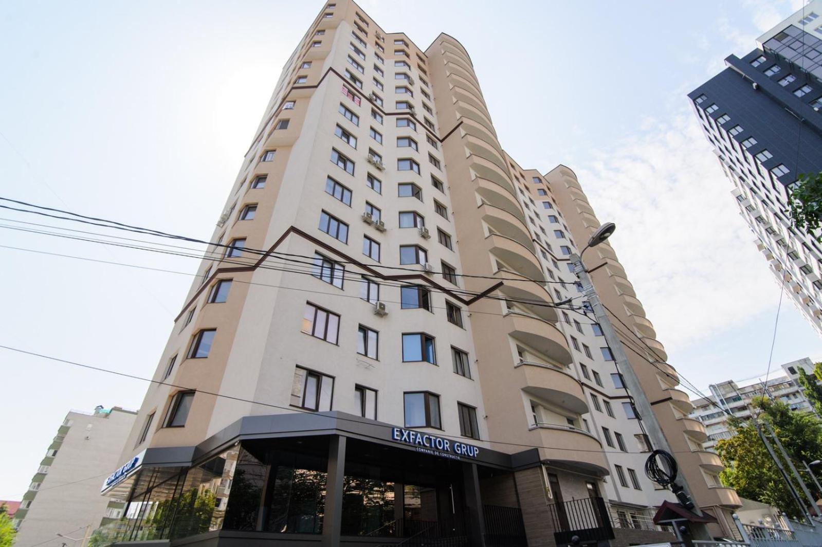 Extra Grand Lev Tolstoi Two Bedrooms キシナウ エクステリア 写真