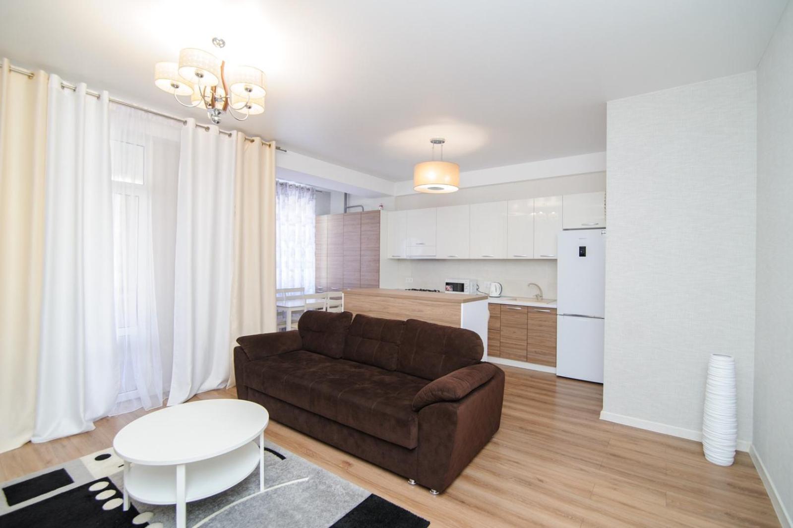 Extra Grand Lev Tolstoi Two Bedrooms キシナウ エクステリア 写真