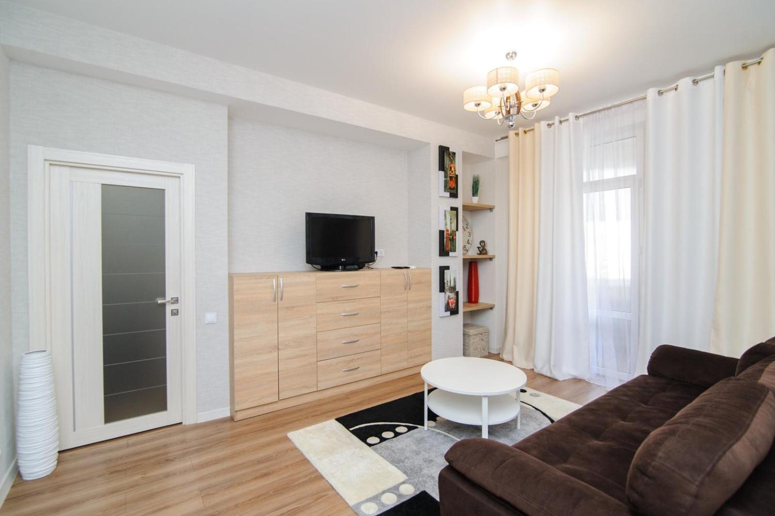 Extra Grand Lev Tolstoi Two Bedrooms キシナウ エクステリア 写真