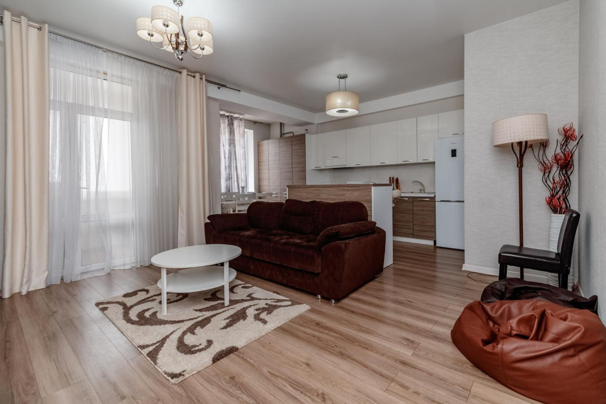 Extra Grand Lev Tolstoi Two Bedrooms キシナウ エクステリア 写真